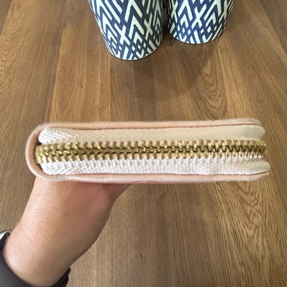 30.Gucci GG Supreme Wallet Authentic Date Code 26897-4276 - Picture 5 of 16